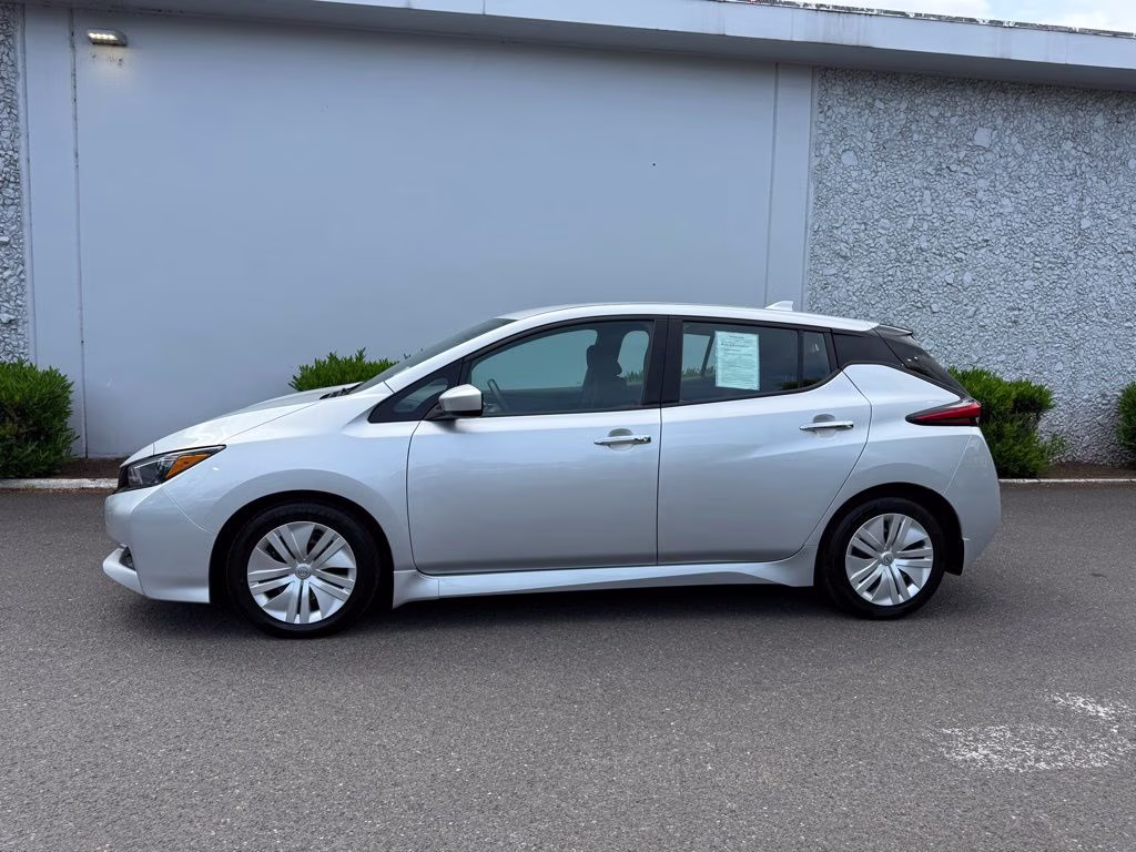 2024 Brilliant Silver Metallic Nissan LEAF S FWD Hatchback