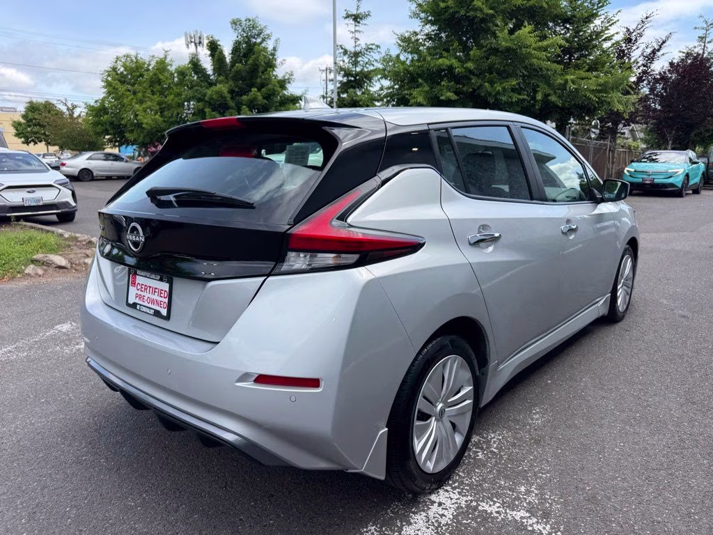 2024 Brilliant Silver Metallic Nissan LEAF S FWD Hatchback