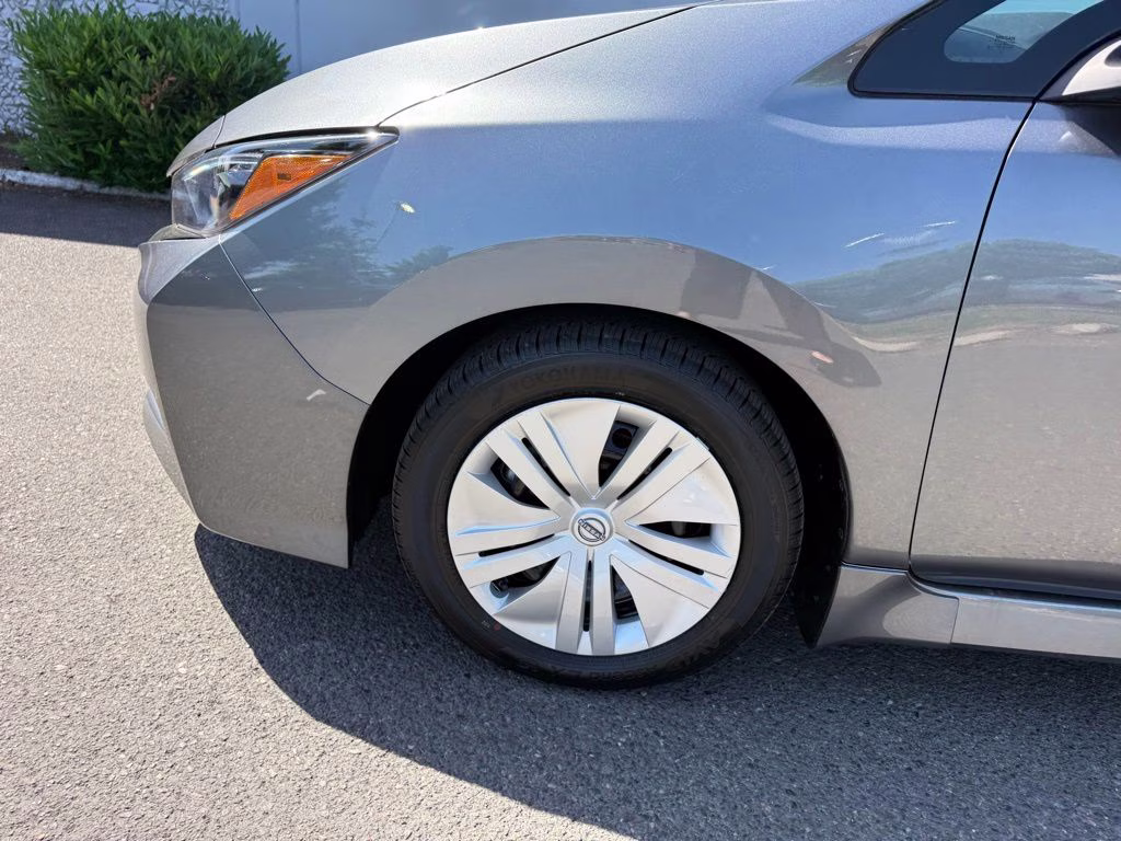 2024 Gun Metallic Nissan LEAF S FWD Hatchback
