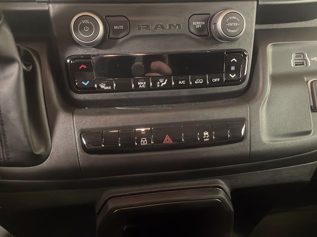 2026 Bright White Clearcoat Ram ProMaster 1500 Low Roof FWD Van