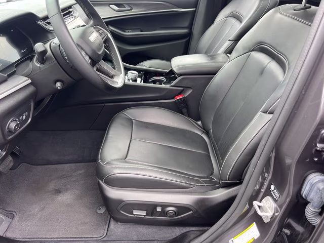2023 Baltic Gray Metallic Clearcoat Jeep Grand Cherokee Limited 4X4 SUV
