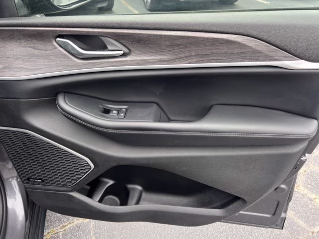 2023 Baltic Gray Metallic Clearcoat Jeep Grand Cherokee Limited 4X4 SUV