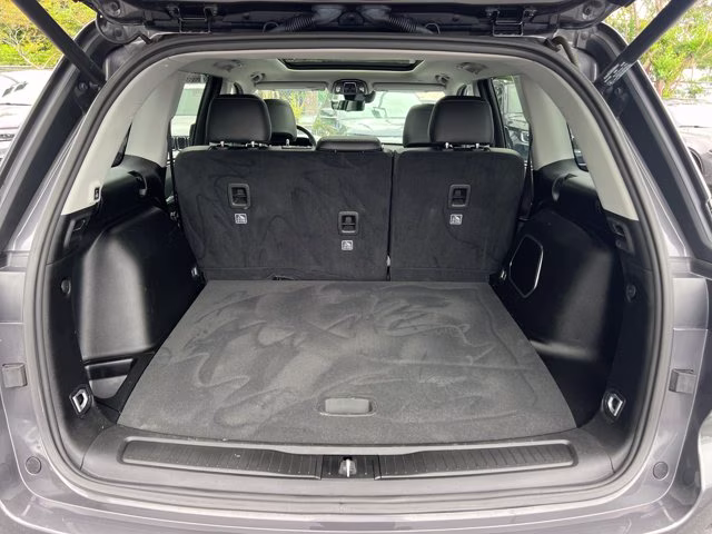 2023 Baltic Gray Metallic Clearcoat Jeep Grand Cherokee Limited 4X4 SUV