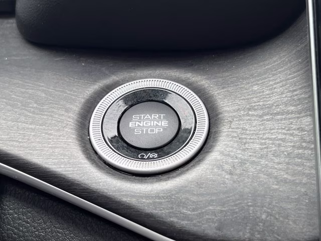 2023 Baltic Gray Metallic Clearcoat Jeep Grand Cherokee Limited 4X4 SUV