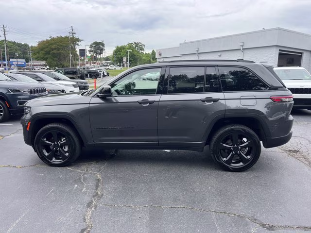 2023 Baltic Gray Metallic Clearcoat Jeep Grand Cherokee Limited 4X4 SUV