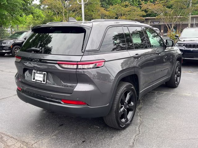 2023 Baltic Gray Metallic Clearcoat Jeep Grand Cherokee Limited 4X4 SUV
