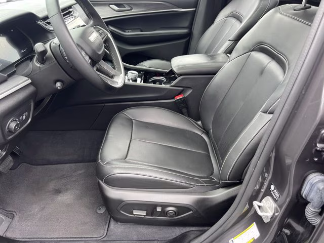 2023 Baltic Gray Metallic Clearcoat Jeep Grand Cherokee Limited 4X4 SUV