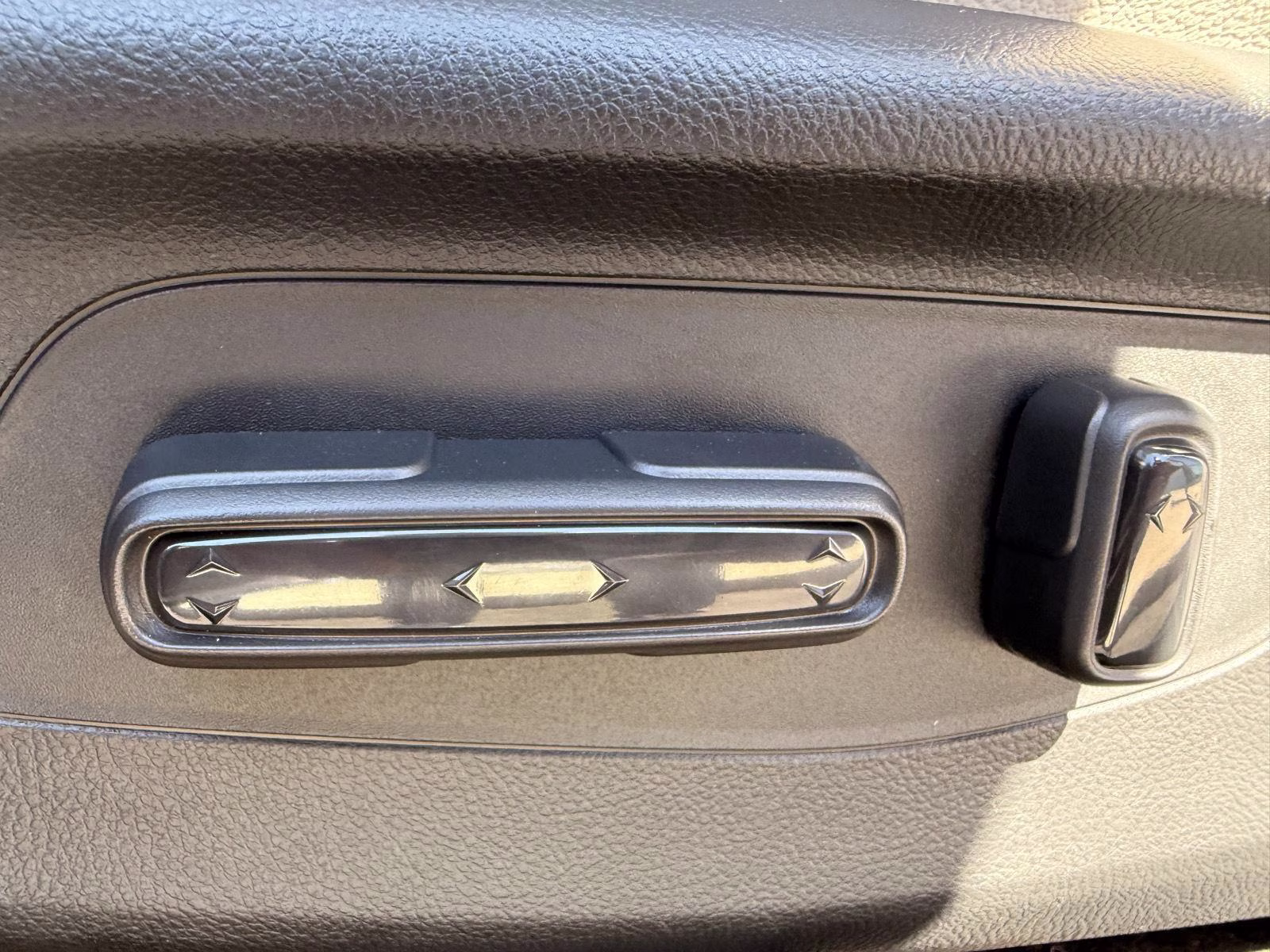 2027 Solar Silver Metallic Honda HR-V EX-L AWD SUV