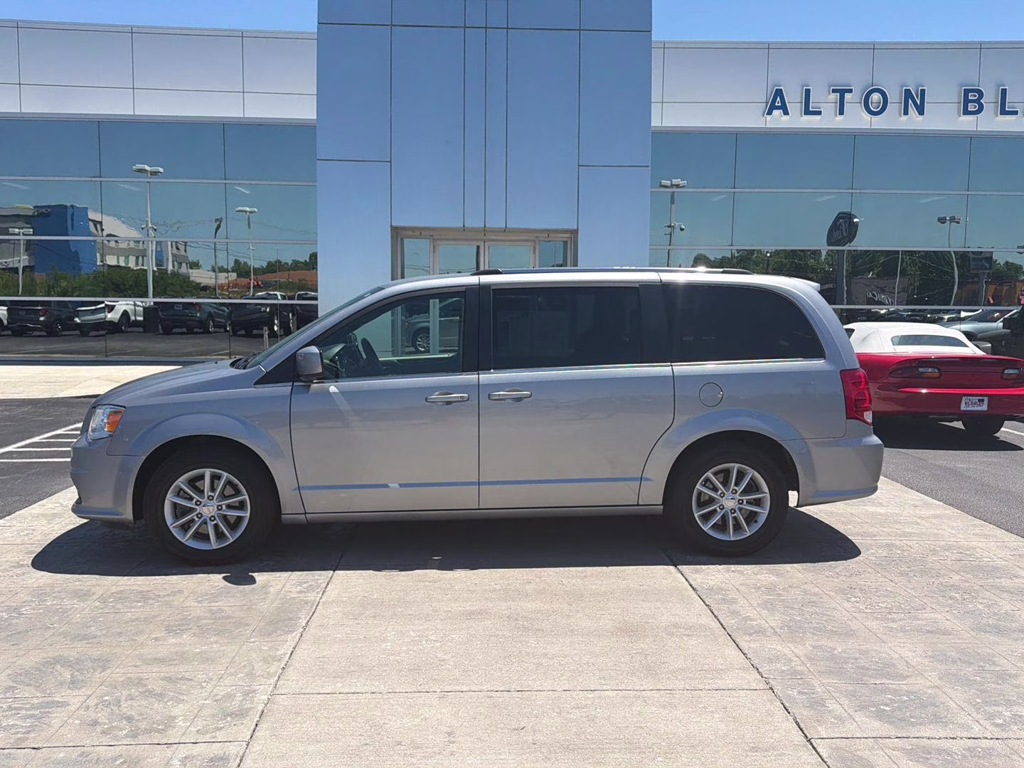 2019 Billet Clearcoat Dodge Grand Caravan SXT FWD Van