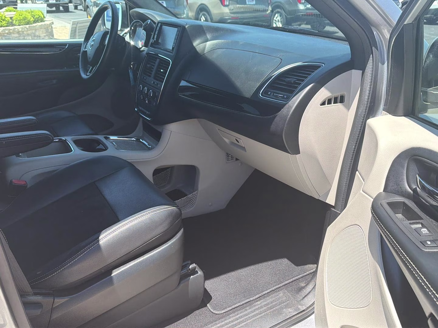 2019 Billet Clearcoat Dodge Grand Caravan SXT FWD Van