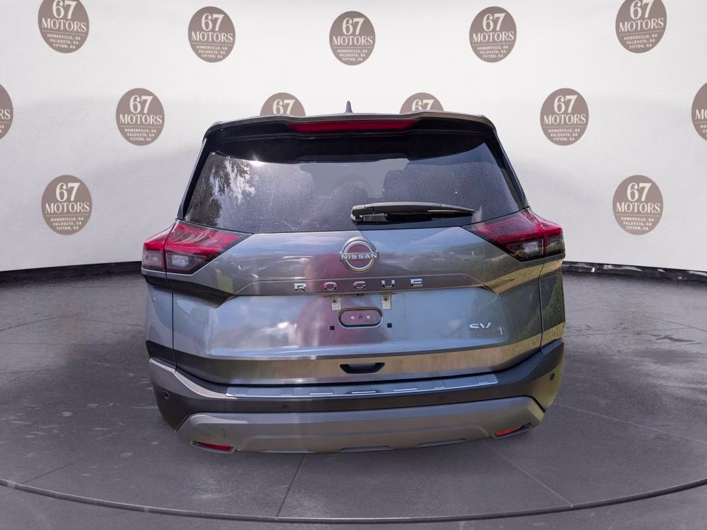 2022 Gun Metallic Nissan Rogue SV FWD SUV