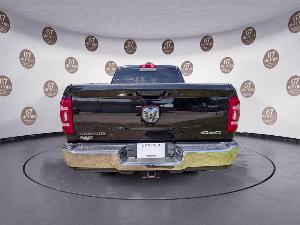 2023 Diamond Black Crystal Pearlcoat Ram 2500 Laramie 4X4 Truck