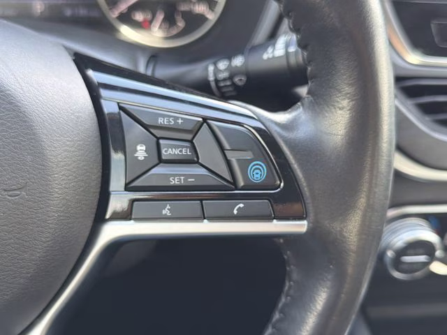 2023 Gun Metallic Nissan Altima 2.5 SL FWD Sedan