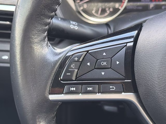 2023 Gun Metallic Nissan Altima 2.5 SL FWD Sedan