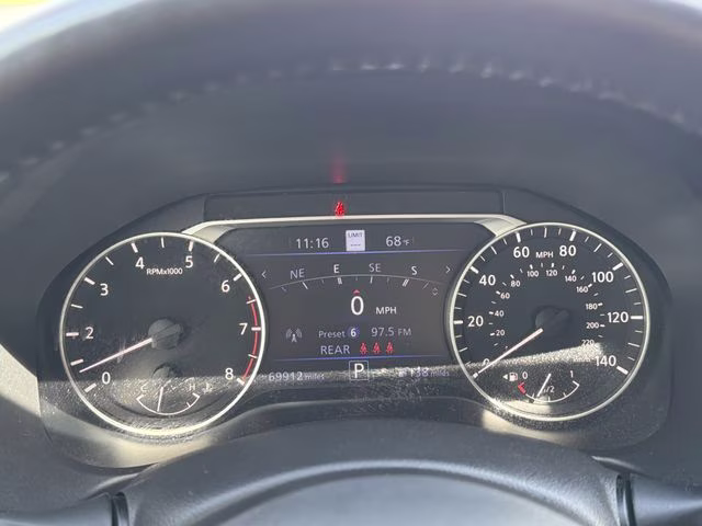 2023 Gun Metallic Nissan Altima 2.5 SL FWD Sedan