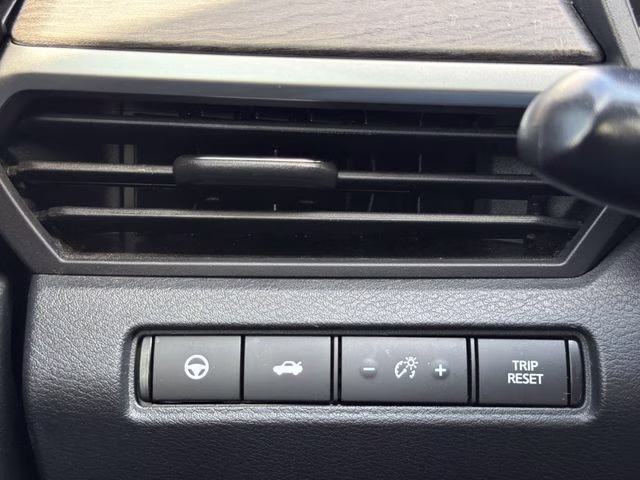2023 Gun Metallic Nissan Altima 2.5 SL FWD Sedan