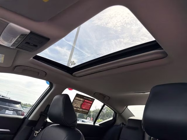 2023 Gun Metallic Nissan Altima 2.5 SL FWD Sedan