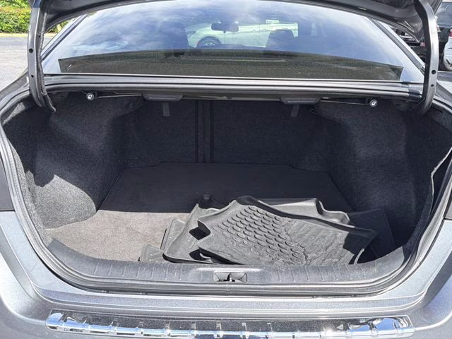 2023 Gun Metallic Nissan Altima 2.5 SL FWD Sedan