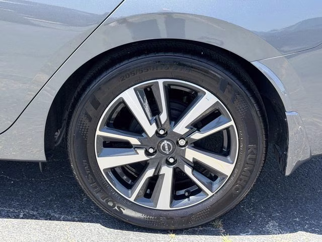 2025 Gun Metallic Nissan Versa 1.6 SV FWD Sedan