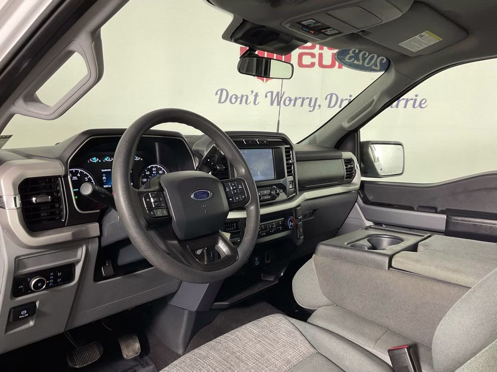 2023 Oxford White Ford F-150 XL 4X4 Truck