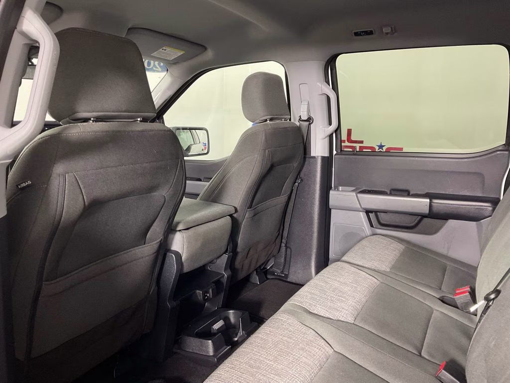 2023 Oxford White Ford F-150 XL 4X4 Truck