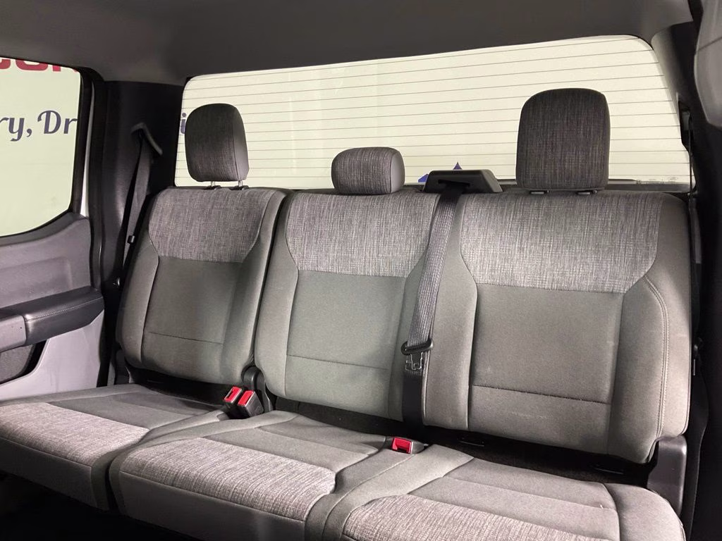 2023 Oxford White Ford F-150 XL 4X4 Truck