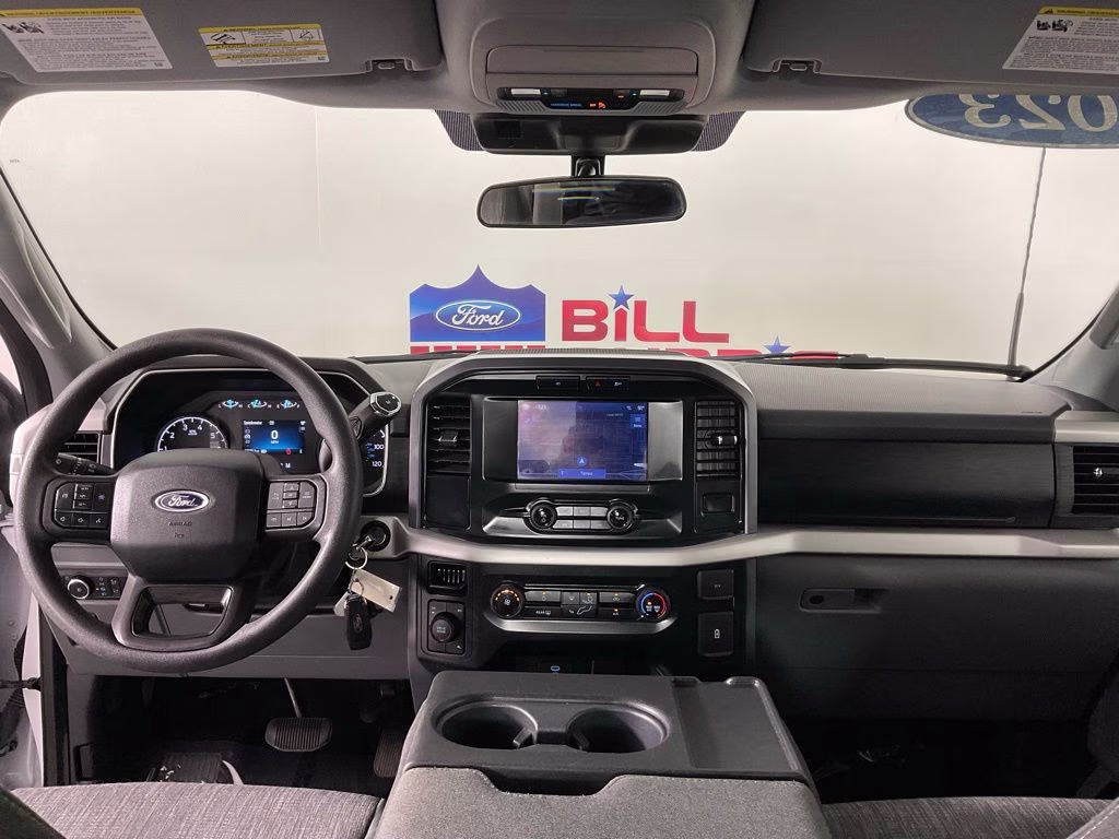 2023 Oxford White Ford F-150 XL 4X4 Truck