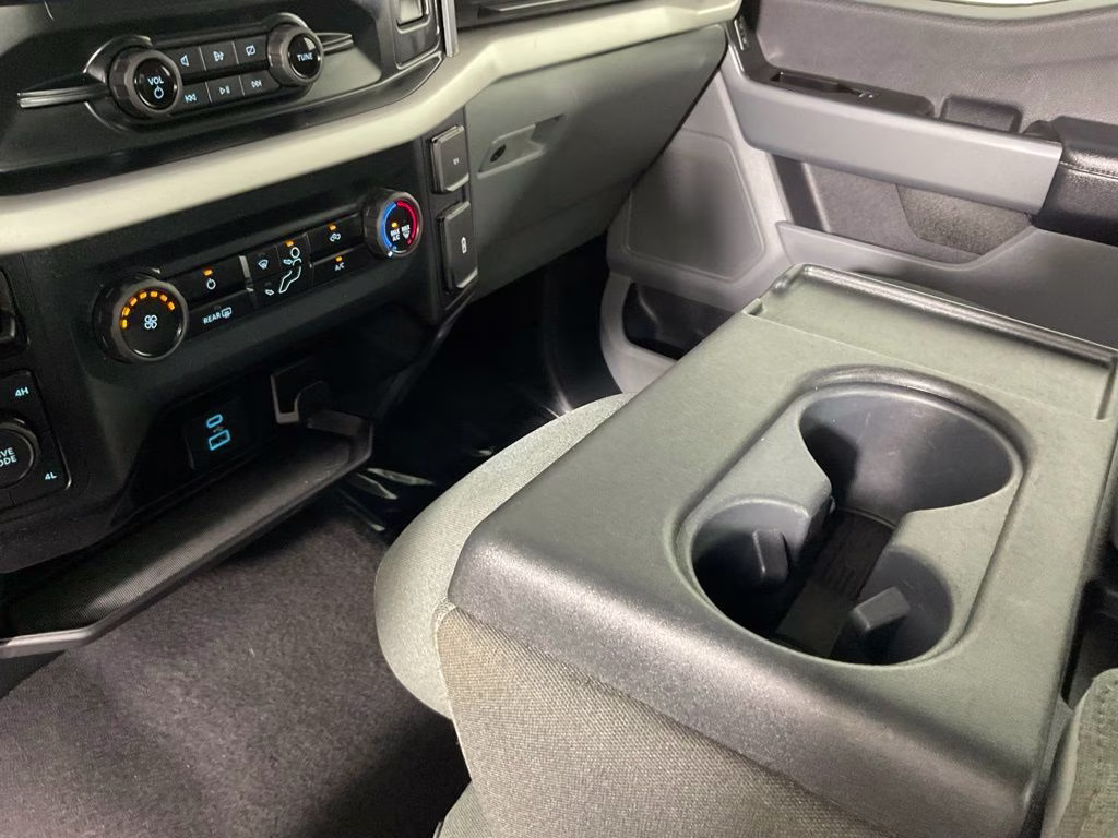 2023 Oxford White Ford F-150 XL 4X4 Truck