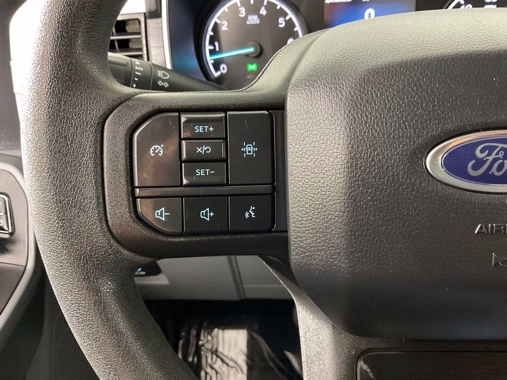 2023 Oxford White Ford F-150 XL 4X4 Truck