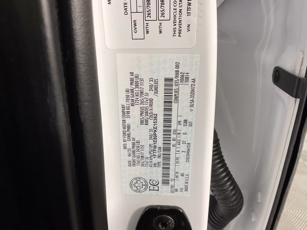 2023 Oxford White Ford F-150 XL 4X4 Truck