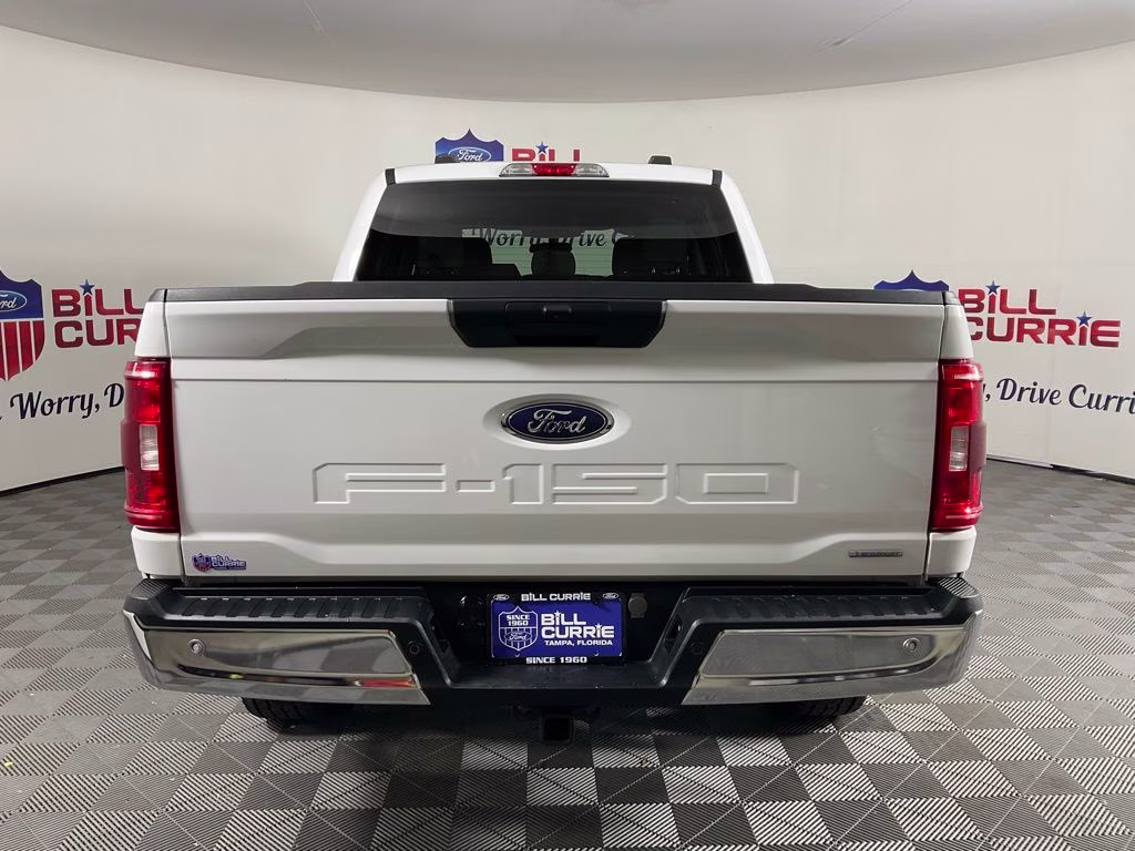 2023 Oxford White Ford F-150 XL 4X4 Truck