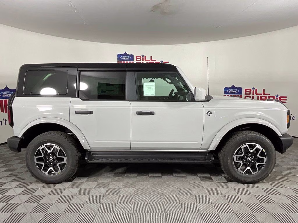 2026 Avalanche Ford Bronco Outer Banks 4X4 SUV