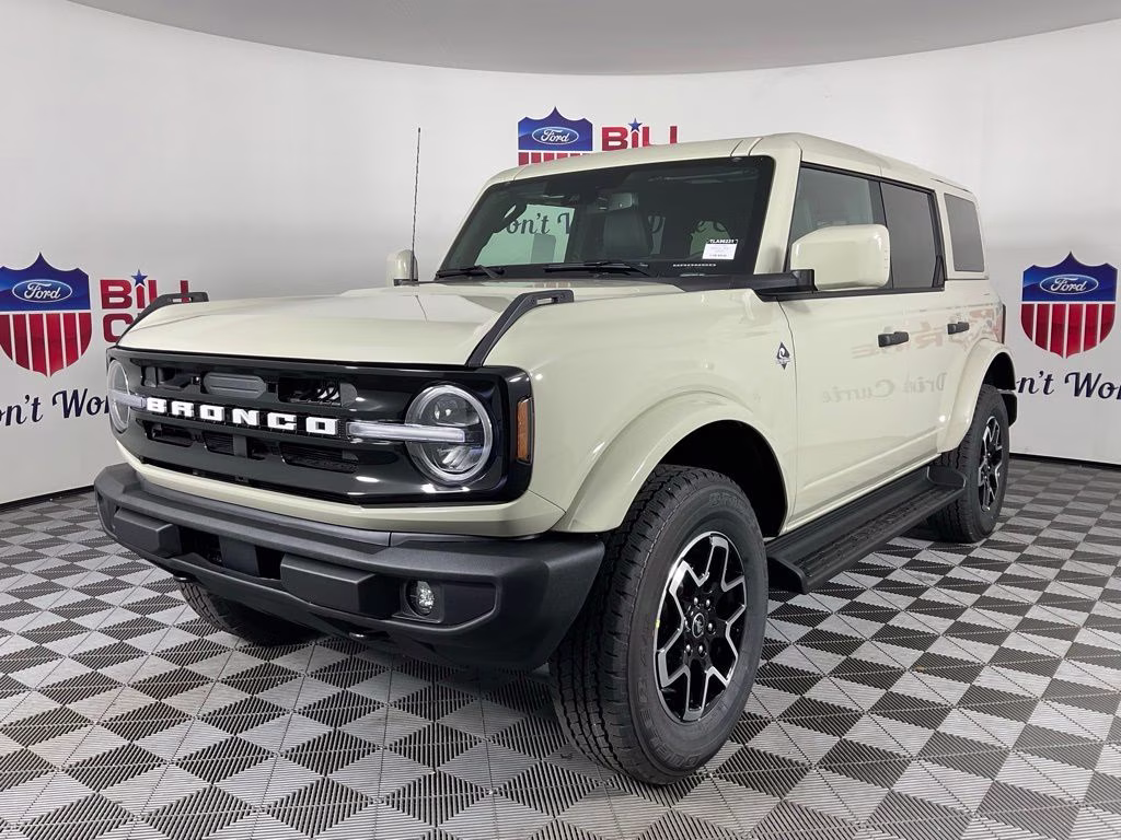 2026 Desert Sand Ford Bronco Outer Banks 4X4 SUV