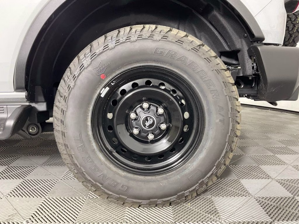 2026 Avalanche Ford Bronco Outer Banks 4X4 SUV