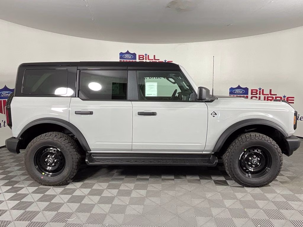 2026 Avalanche Ford Bronco Outer Banks 4X4 SUV