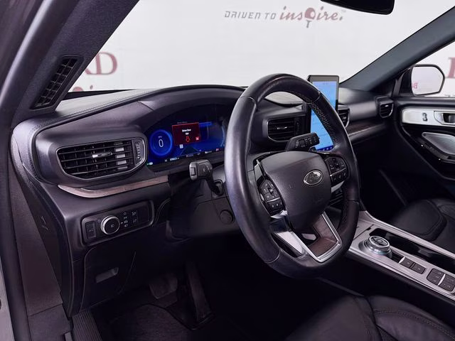 2021 Gray Metallic Ford Explorer Platinum RWD SUV