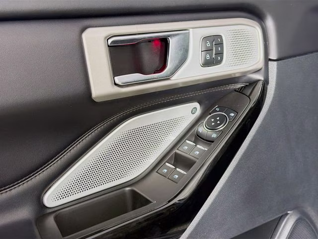 2021 Gray Metallic Ford Explorer Platinum RWD SUV