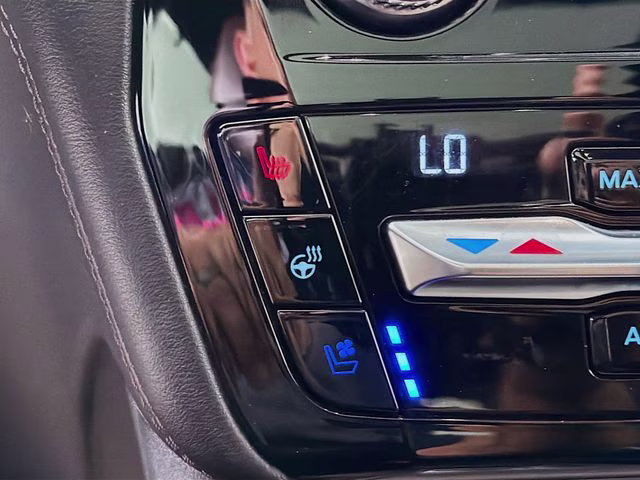 2021 Gray Metallic Ford Explorer Platinum RWD SUV