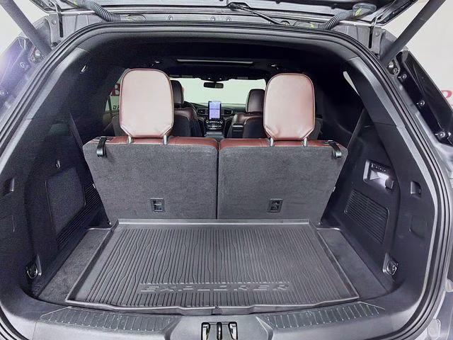 2021 Gray Metallic Ford Explorer Platinum RWD SUV