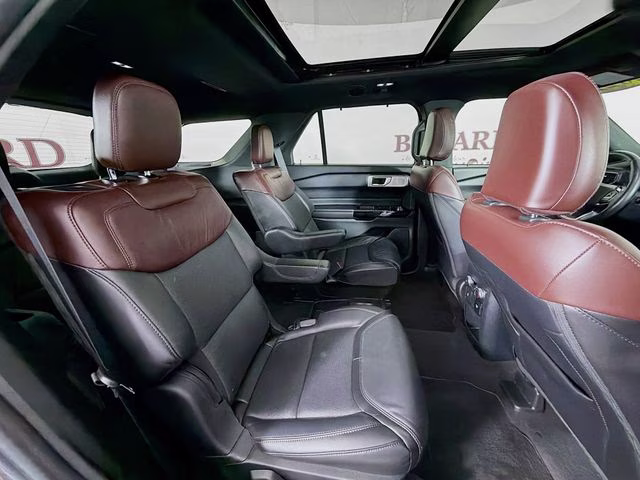 2021 Gray Metallic Ford Explorer Platinum RWD SUV