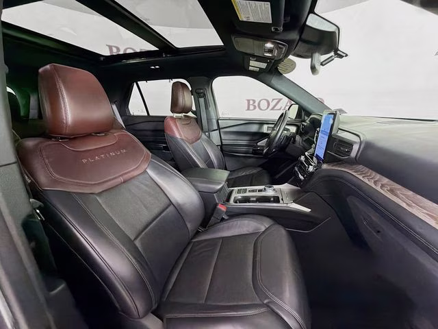 2021 Gray Metallic Ford Explorer Platinum RWD SUV