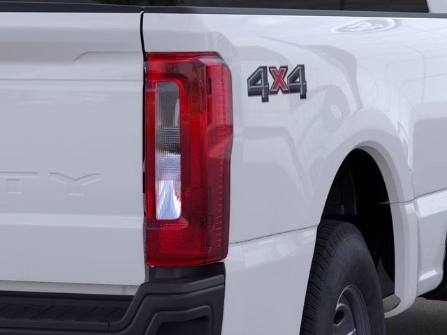 2026 Oxford White Ford Super Duty F-250 SRW XL 4X4 Truck