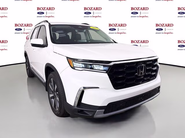 2025 Honda Pilot Touring AWD's photo