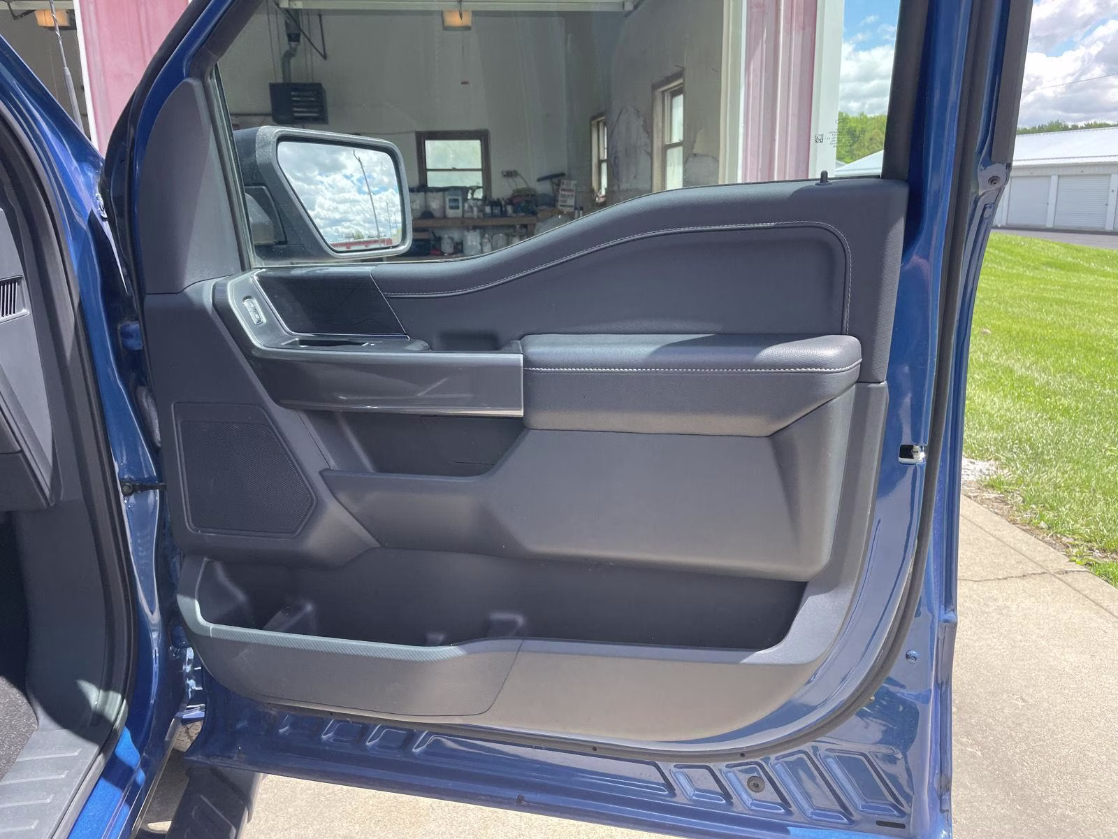 2023 Atlas Blue Ford F-150 XLT 4X4 Truck