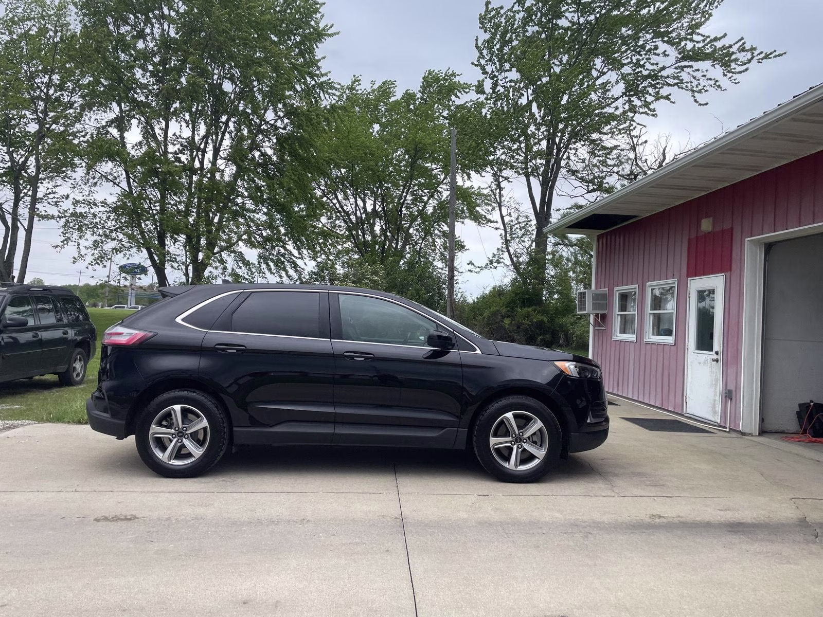 2024 Agate Black Ford Edge SEL AWD SUV