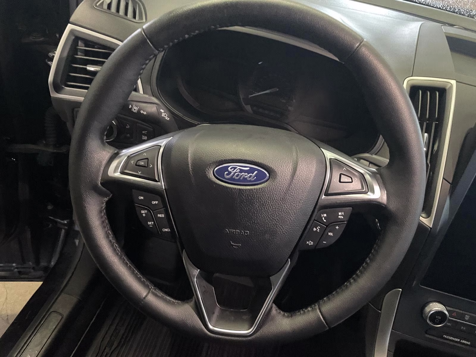 2024 Agate Black Ford Edge SEL AWD SUV