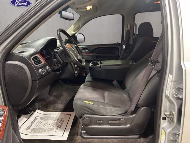 2014 Quicksilver Metallic GMC Yukon XL SLE 1500 4X4 SUV