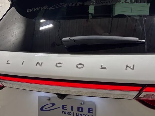 2021 Pristine White Lincoln Corsair Standard AWD SUV