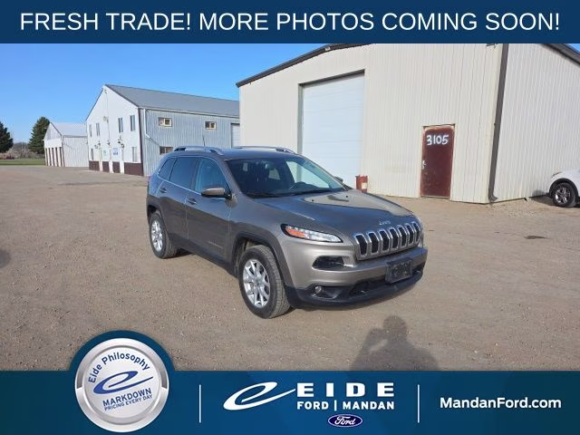 2016 Light Brownstone Pearlcoat Jeep Cherokee Latitude 4X4 SUV