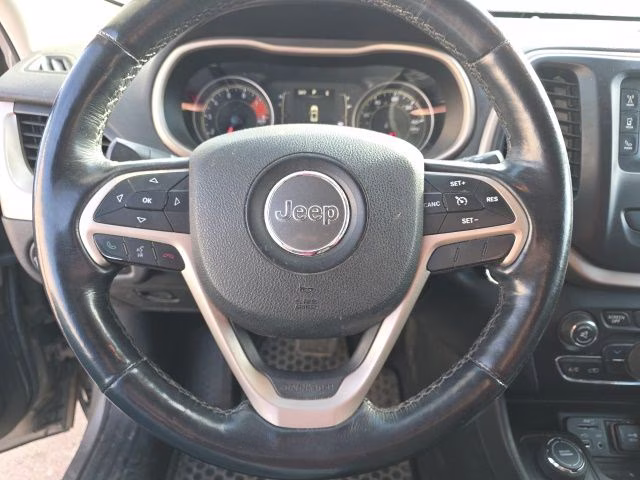 2016 Light Brownstone Pearlcoat Jeep Cherokee Latitude 4X4 SUV